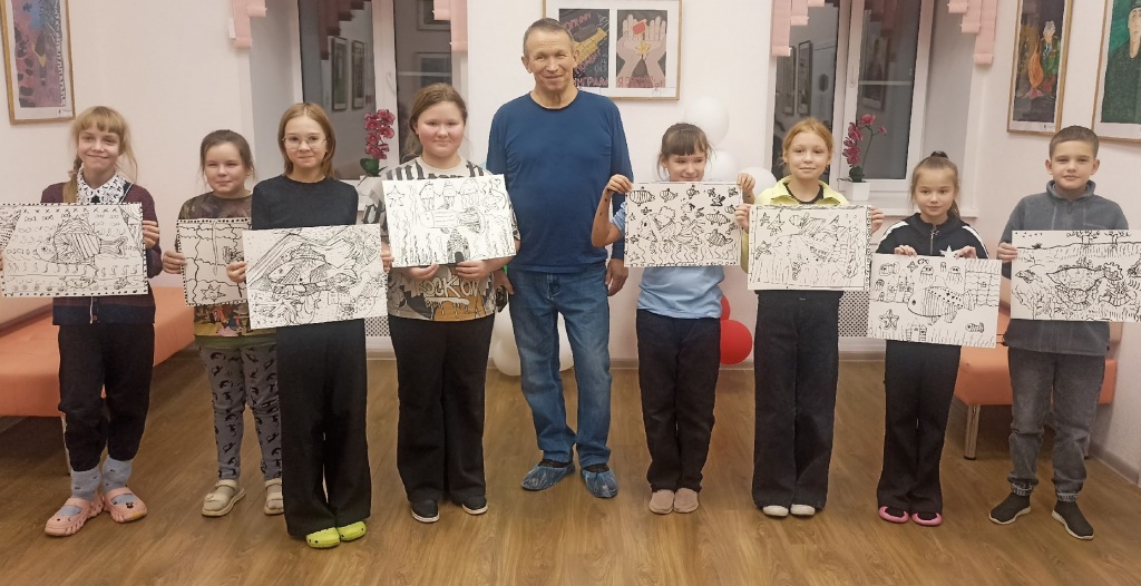 Lisovskii_s_detmi.jpg Lisovskii_s_detmi.jpg