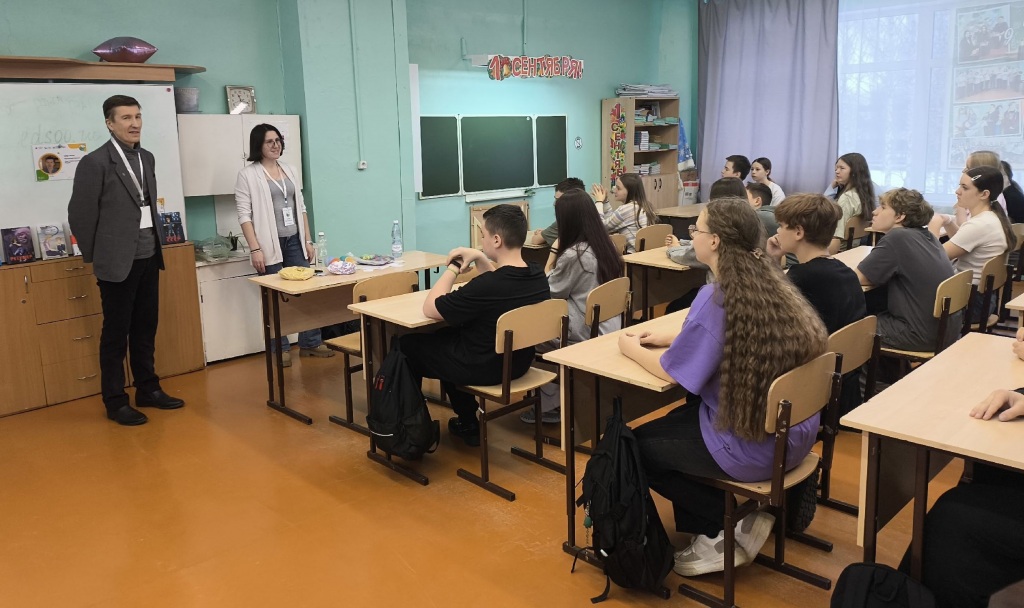 Rain_v_klasse.jpg Rain_v_klasse.jpg