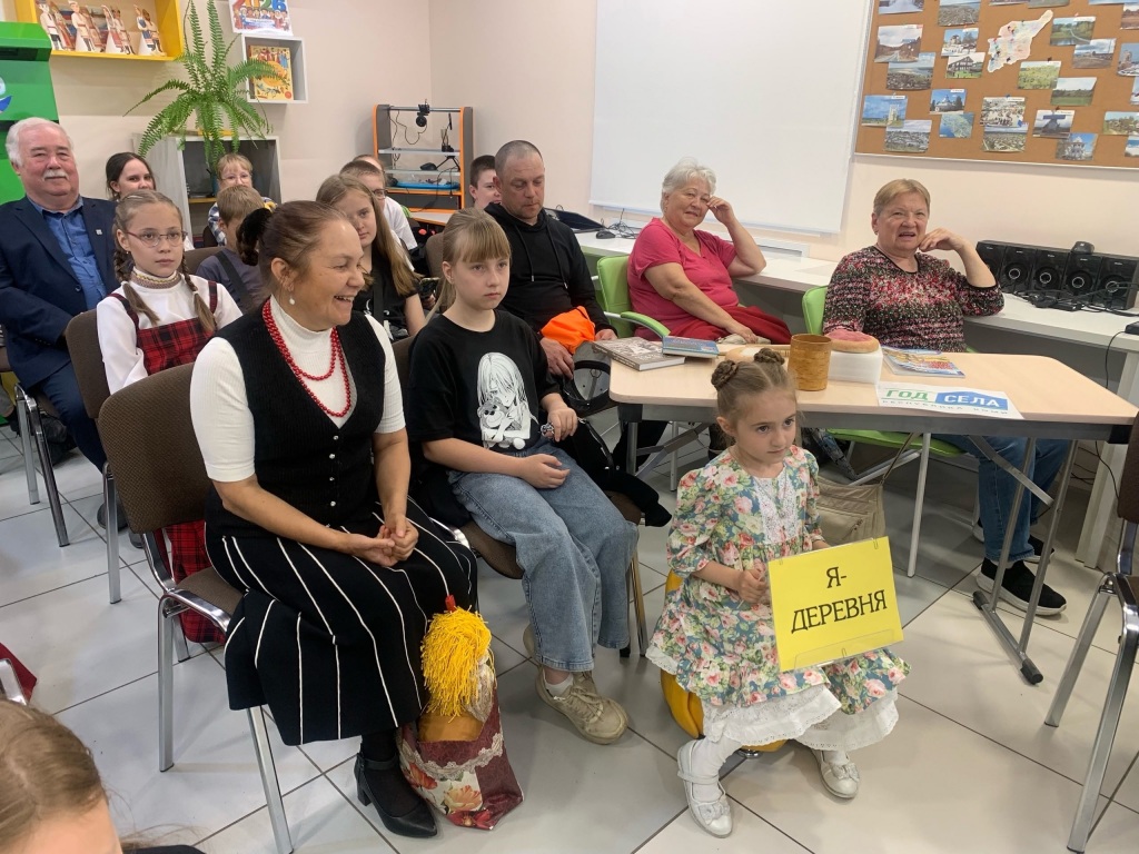 Kraevedcheskaya_zavalinka_v_Sosnogorske.jpg