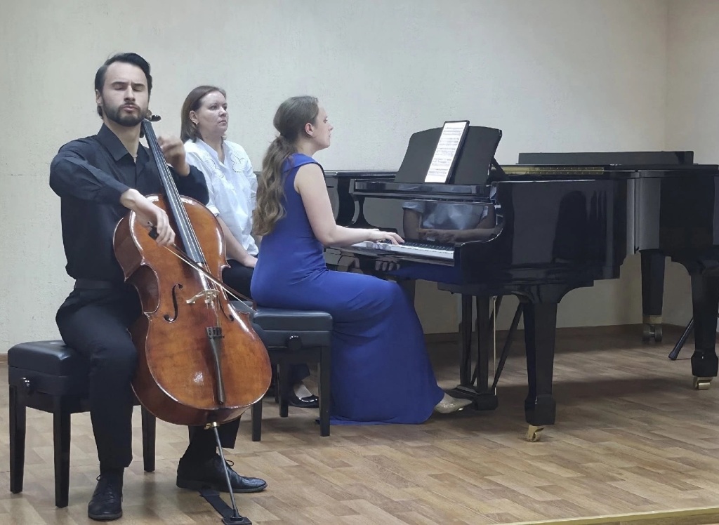 Molodegh_vybiraet_klassiku._Uchastniki_proekta_2.jpg Molodegh_vybiraet_klassiku._Uchastniki_proekta_2.jpg