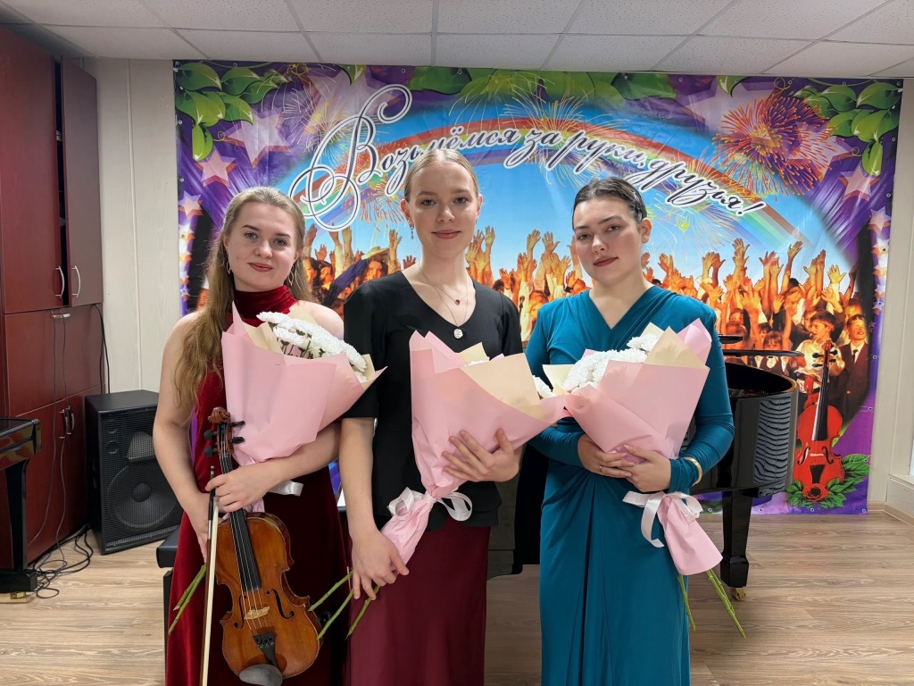 Molodegh_vybiraet_klassiku._Uchastniki_proekta_4.jpg Molodegh_vybiraet_klassiku._Uchastniki_proekta_4.jpg