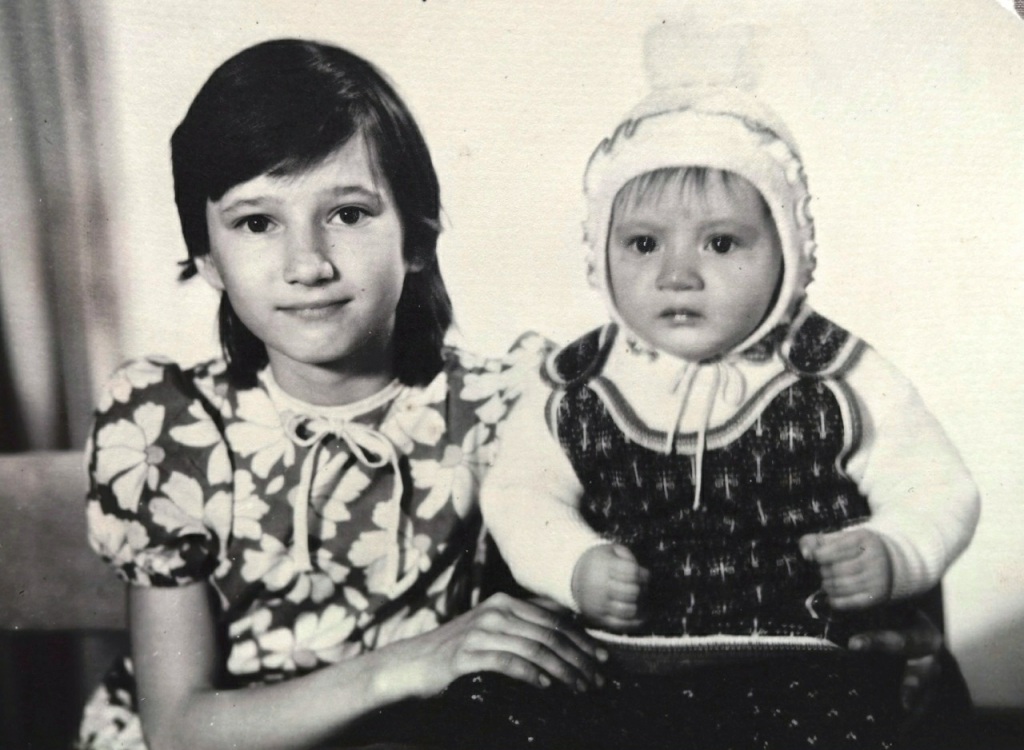 S_Sestroi_Yuliei.jpg S_Sestroi_Yuliei.jpg