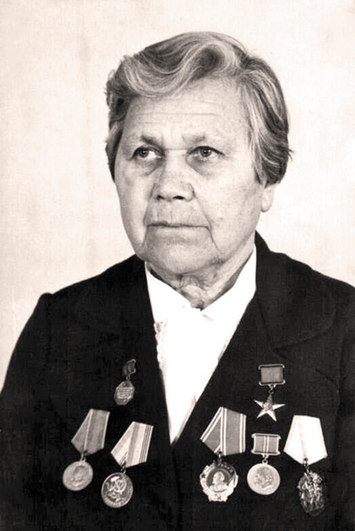 izjurova-2_1.jpg izjurova-2_1.jpg
